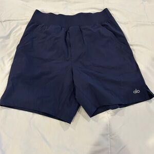 ALO Yoga Men's Dark Blue Athletic Shorts